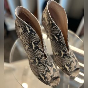 Snake you very much! So much style in this cute reptile booty, Nordstrom/Halogen